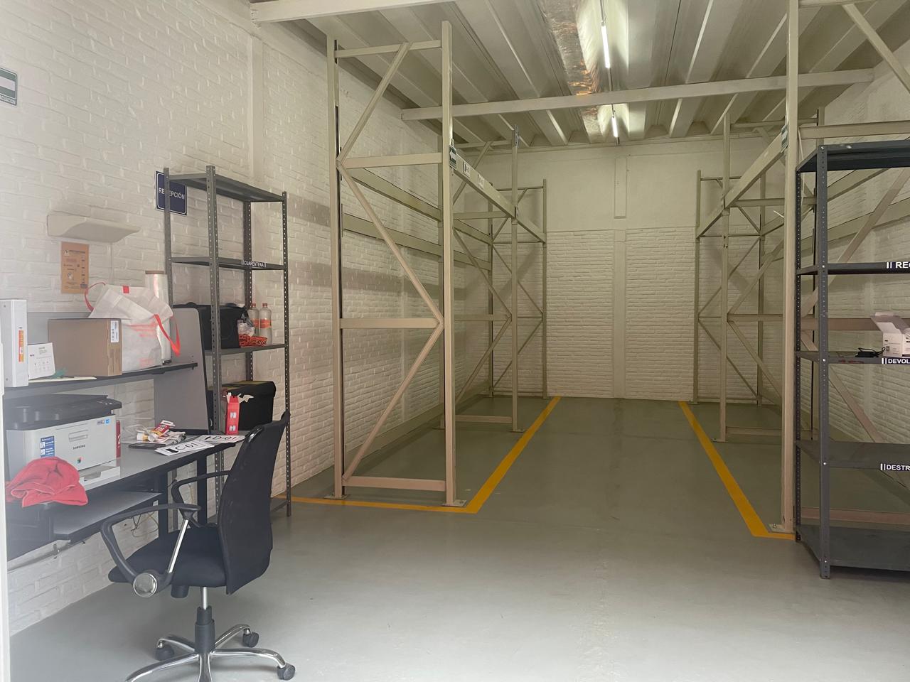 Bodega segura cerca de vialidades principales en Cuernavaca